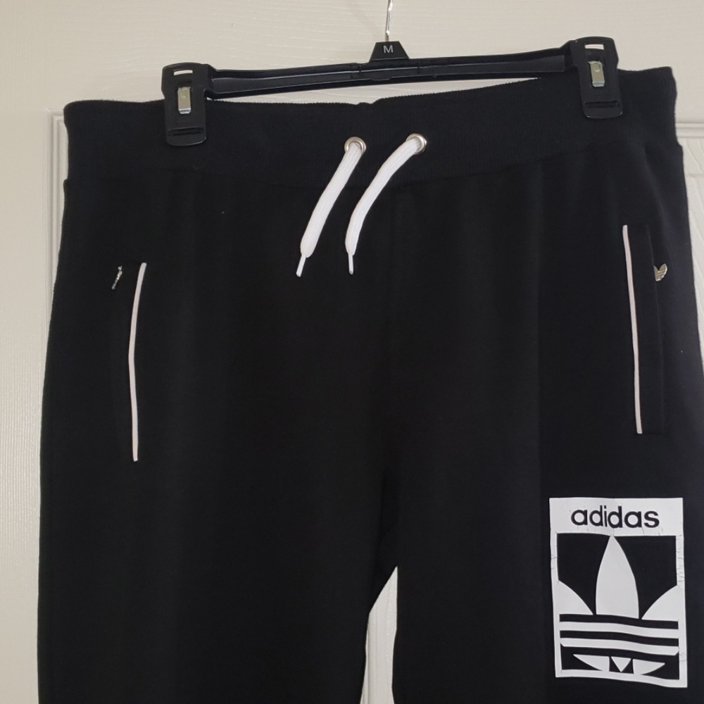 2pc Adidas Sweatsuit . - Picture 7 of 8